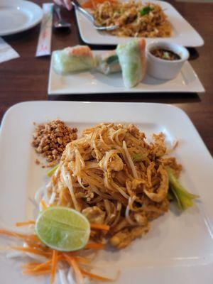 Chicken pad thai