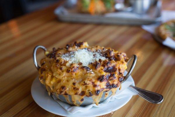 White corn and parm mac n' cheese