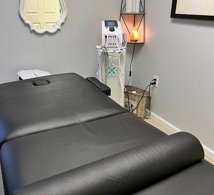 We offer ultrasound, electrical muscle stimulation, and traction therapies.