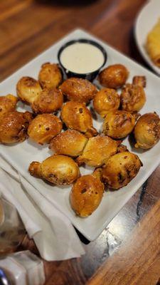 Pretzel bites