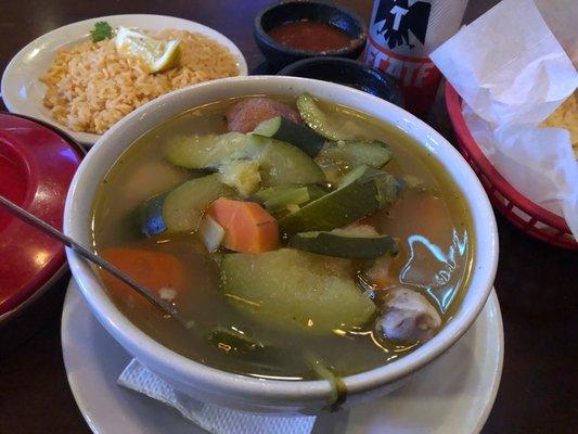 Caldo de pollo (chicken soup)...very good!