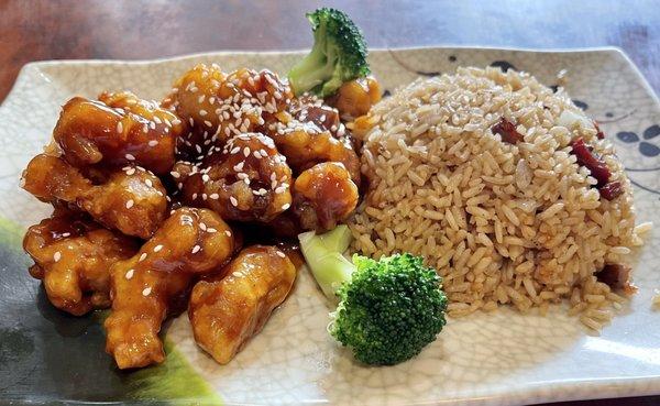 Sesame Chicken Lunch Special