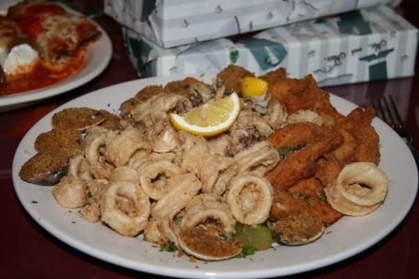 Hot Appetizers served @my bridal shower. Calamari, Clams Oreganato, & Fried Shrimp. EXCELLENT!