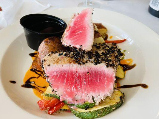 Seared Pepper Tuna Steak