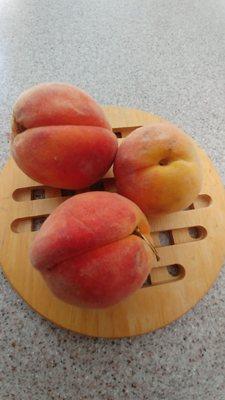 Yummy fresh peaches