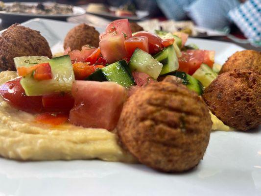 The delicious falafel with hummus and salad. Literally so good.