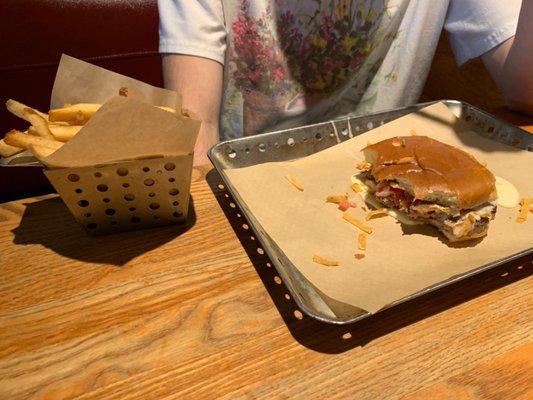 Queso Burger* with fries