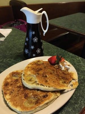 Really awesome banana walnut pancakes