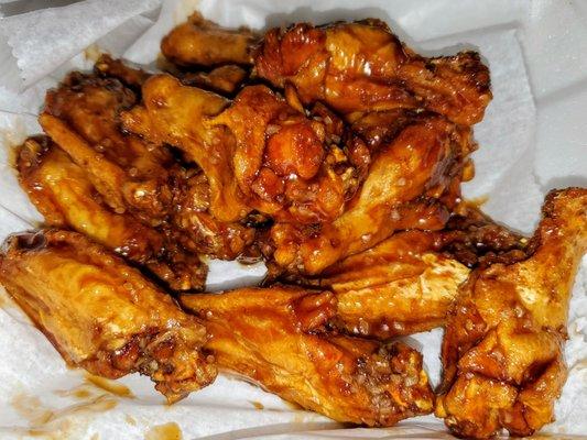 Asian Garlic wings. Nice size, meaty, well fried, but....very little flavor (other than chicken).