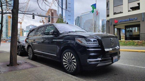 His vehicle... Lincoln navigator