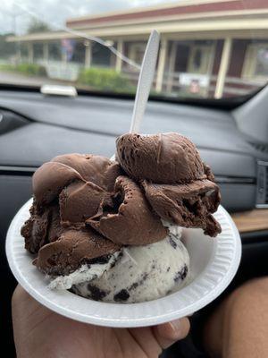 2 scoop cookies n cream + 2 scoop brownie batter