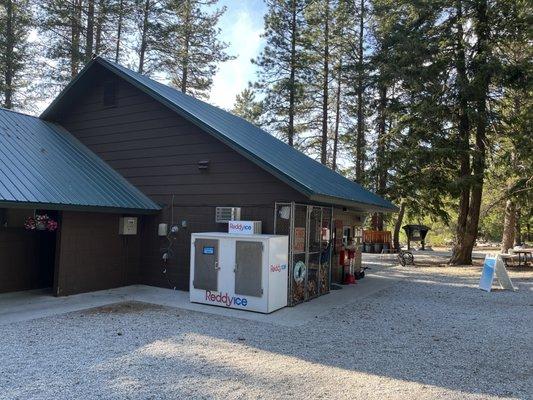 Lake Wenatchee camp store