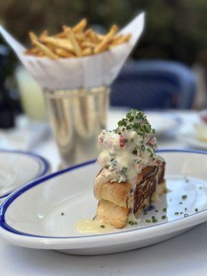 Mini lobster roll, skinny fries