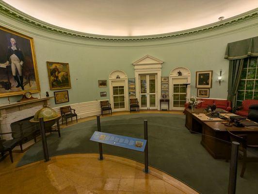 Mock up of Truman's Oval Office