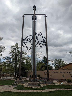 The World's Largest Wind Chime, Casey