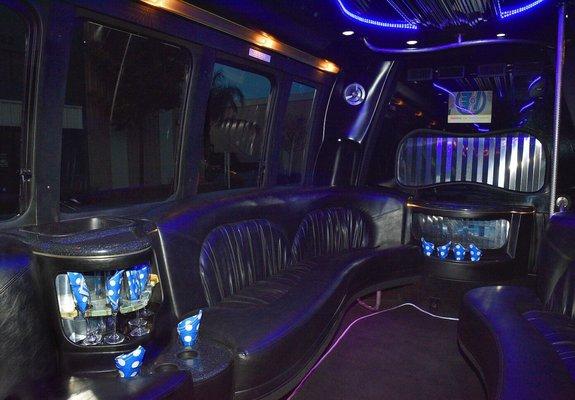 High Society now has the ultimate party bus seating for up to 26 people serving Cle Elum, Roslyn, Suncadia and Ellensburg.