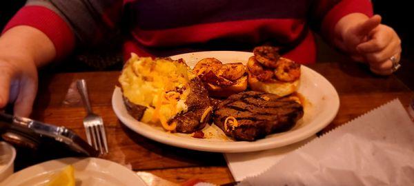 8oz sirloin and shrimp combo.