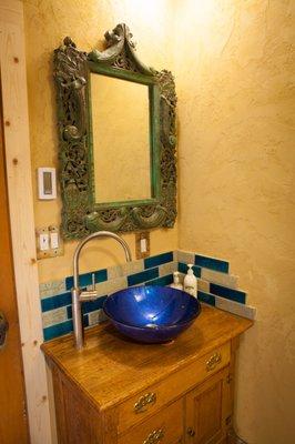 downstairs bathroom at the Casita