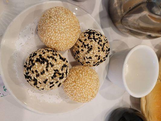 Sesame ball Red and White Bean Paste