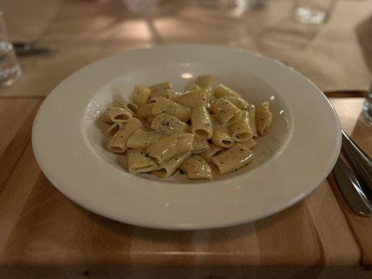 Rigatoni Cacio e Pepe