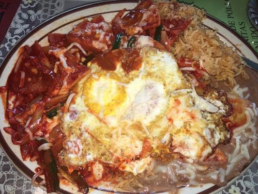 Chilaquiles with huevos