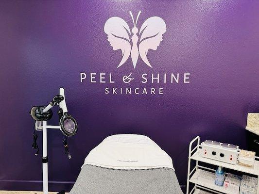 Peel & Shine is a vibrant modern space for all your Facial & Wax needs.