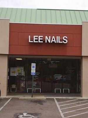 Lee Nails