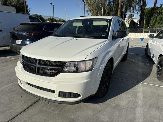 CLEAN Dodge Journey - was very reliable and fun to drive.