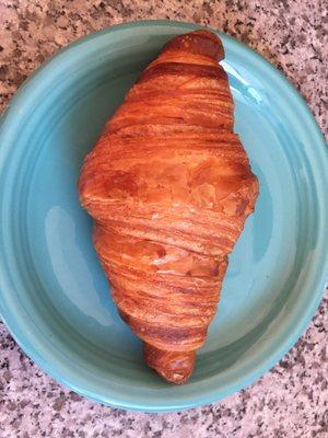 I agree it's the one of the best croissant in LA.