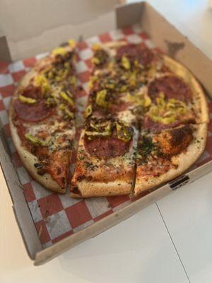 Soppressata and pepperoncini pizzia