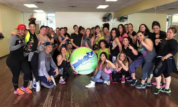 Mambo Fitness es un gran lugar, los instructores tienen una gran energia, el lugar es amplio. Disfruto bailar y entrenar con Zumba Strong.