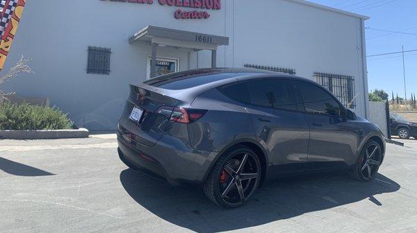 2021 Tesla front bumper damage