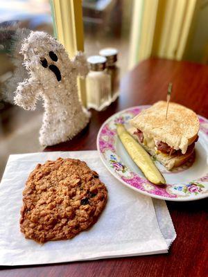 Oatmeal raisin cookie & half gold rush sandwich