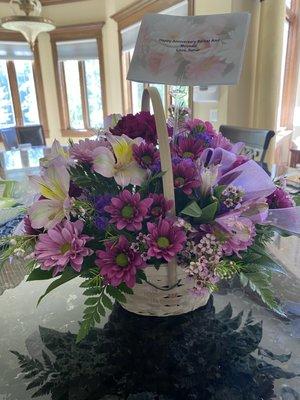 Beautiful arrangement made to fit my price range.