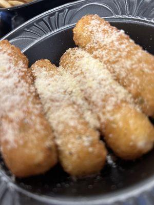 8 Piece Mozzarella Sticks