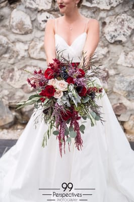 A lovely bridal bouquet for a fall celebration