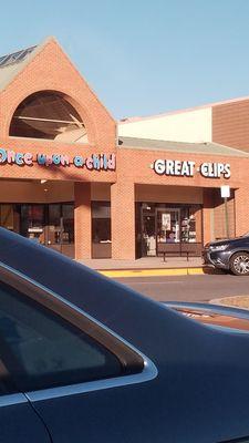 Great Clips. Very professional and very friendly