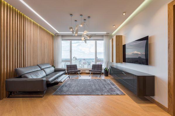 Beautiful Livingroom with Laminate Floor