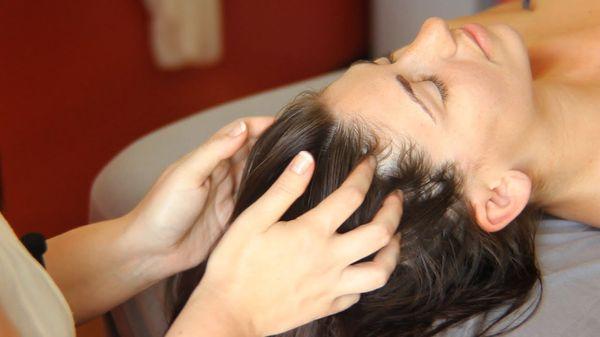 Nourishing Aromatherapy Scalp Massage