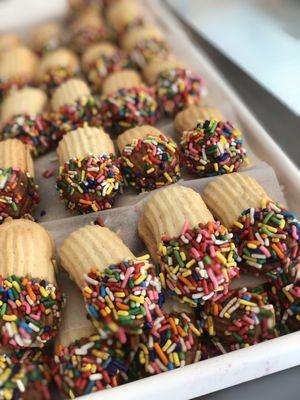 Cookies filled with raspberry filling