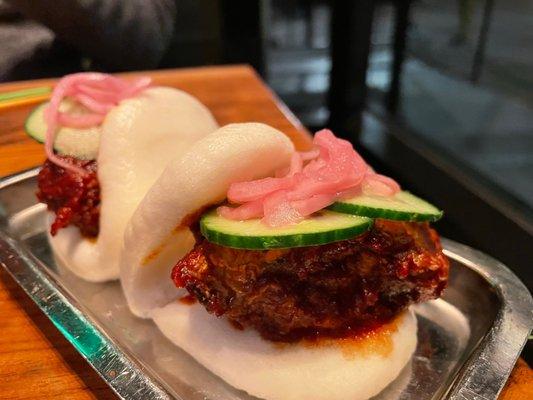 Firecracker chicken bao buns