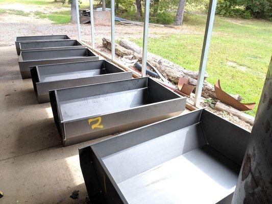 Cooker's and cooker's. Building some 3x5 grills and smoker's. www.carolinabbqgrills.com
www.lauwelding.com