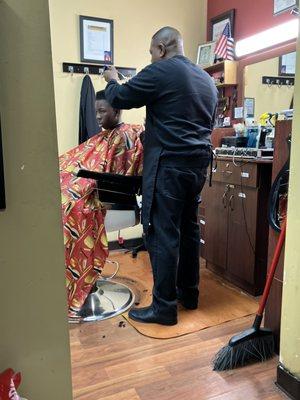 International Barber Shop & Hair Salon