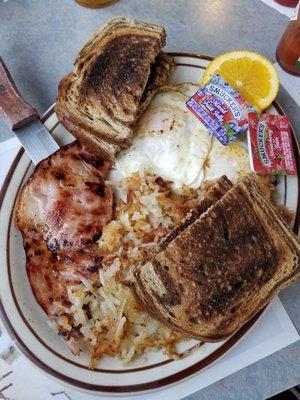 Always an excellent breakfast! Great Prices. Friendly Staff.