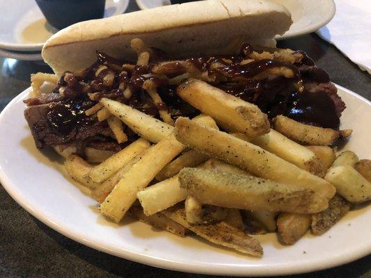 BBQ Brisket Sandwich+Fries