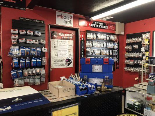 one stop shop for all industrial gases, abrasives, cylinder maintenance, consumable parts & protective gear!