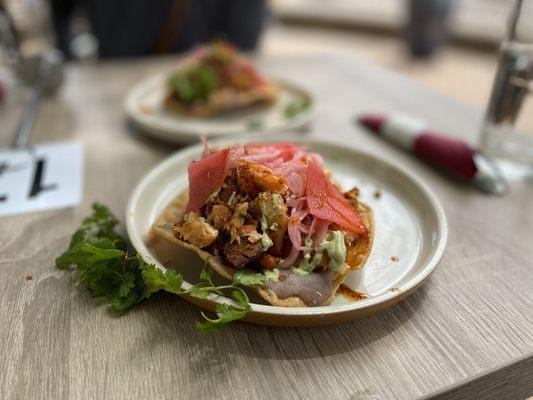 Salmon tostada