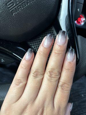 Powder ombré manicure