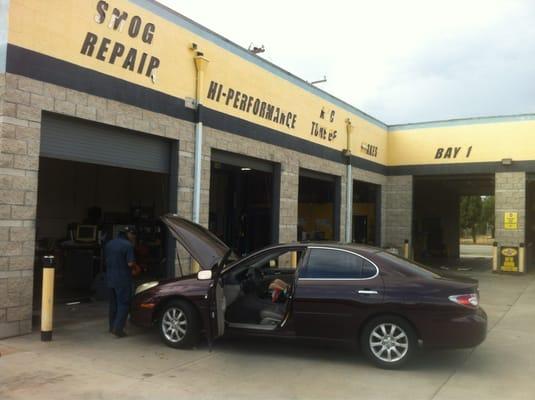 Roberto at Fast Lube & Tune SAVED my ass!!!