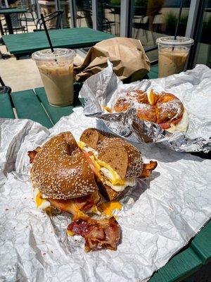 BEC + tomato on a White Russian (pumpernickel sesame) bagel | @copenhangry